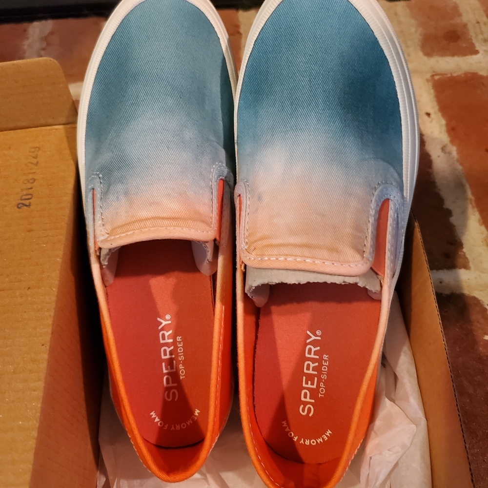 Sperry Sneakers